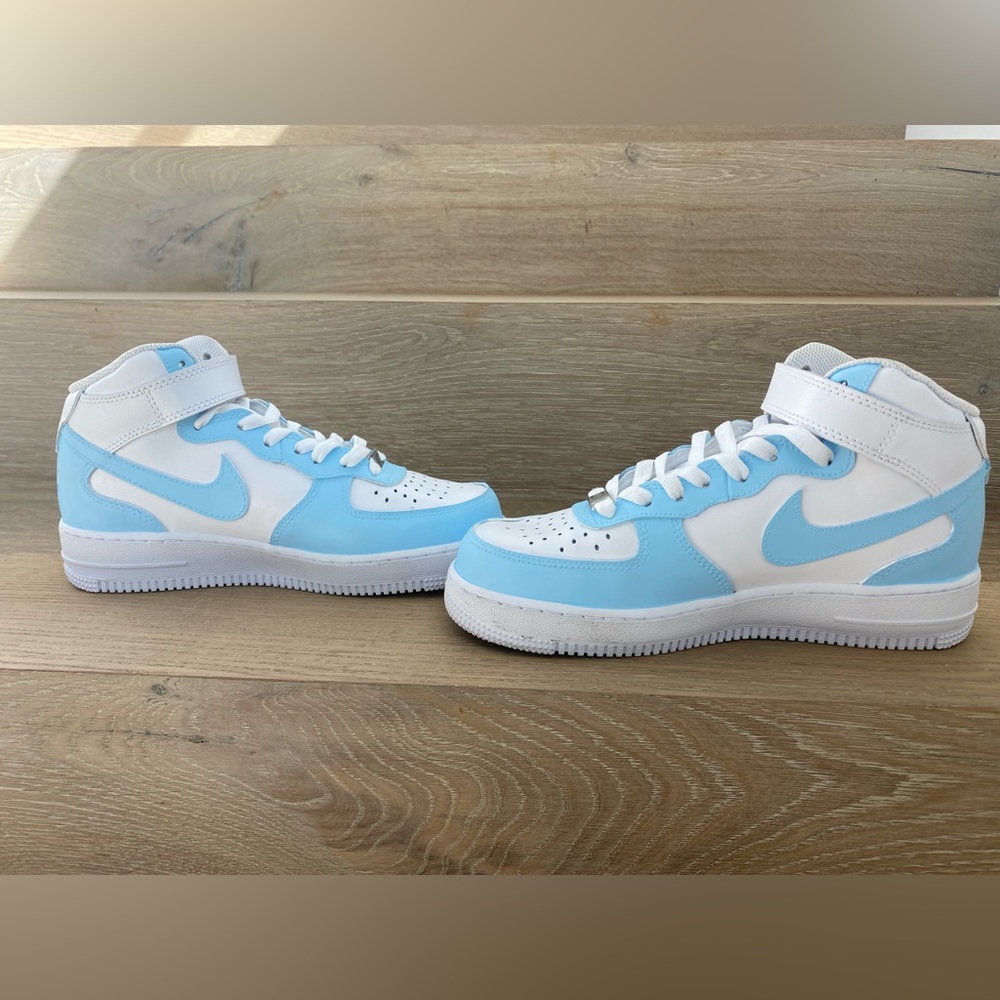 **NWOB** Nike Air Force 1 High** Brand New Only Worn In The House. Size 7